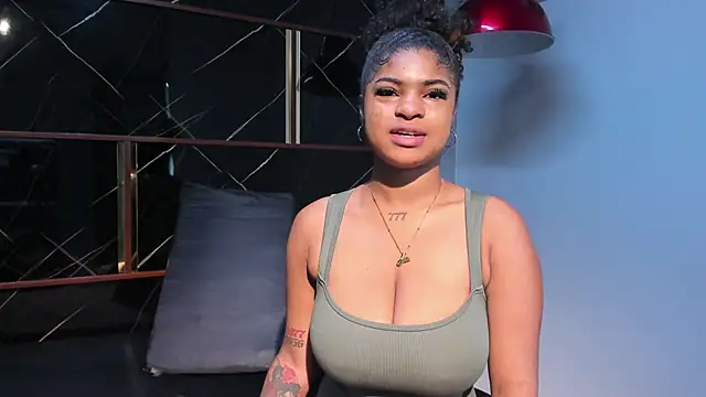 Snapshot of HannyThompson chatting on November 20, 2025, 12:05 pm HannyThompson online show from November 20, 2025, 12:05 pm