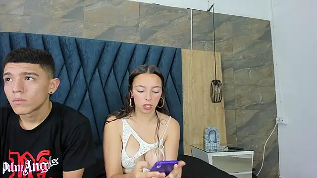 Snapshot of Emma_Valencia_001 chatting on October 16, 2025, 8:10 pm Emma Valencia 001 online show from October 16, 2025, 8:10 pm