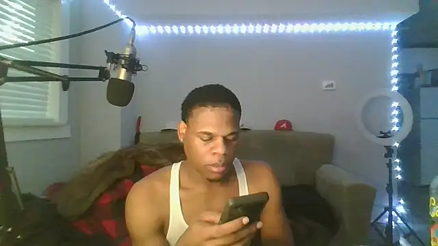 MrGreenbeanbean88 online show from November 8, 2025, 10:19 pm