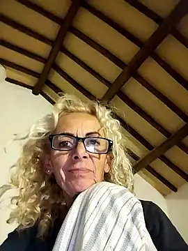 clarabell4 online show from September 14, 2025, 7:24 pm