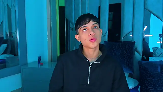 Sebax Young online show from September 18, 2025, 4:25 am