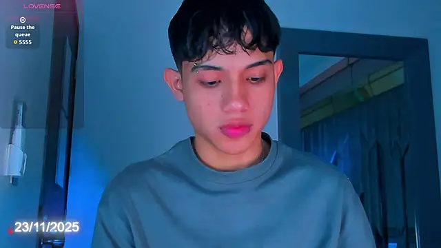 Sebax Young online show from November 23, 2025, 8:52 pm