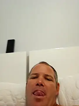 cubanitofeliz40 online show from September 22, 2025, 11:34 am