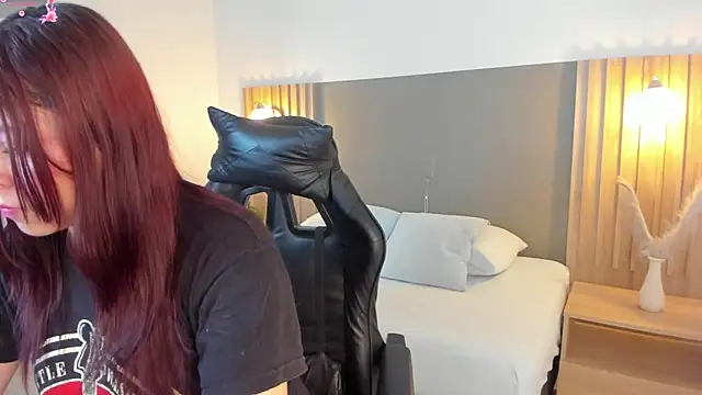 emma fhox online show from September 16, 2025, 2:12 am