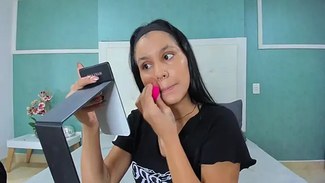 ania gomez online show from October 17, 2025, 2:52 pm