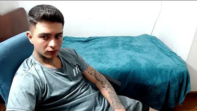 Snapshot of santii_ss chatting on September 8, 2025, 6:29 pm santii ss online show from September 8, 2025, 6:29 pm