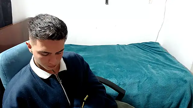 Snapshot of santii_ss chatting on September 25, 2025, 8:34 pm santii ss online show from September 25, 2025, 8:34 pm