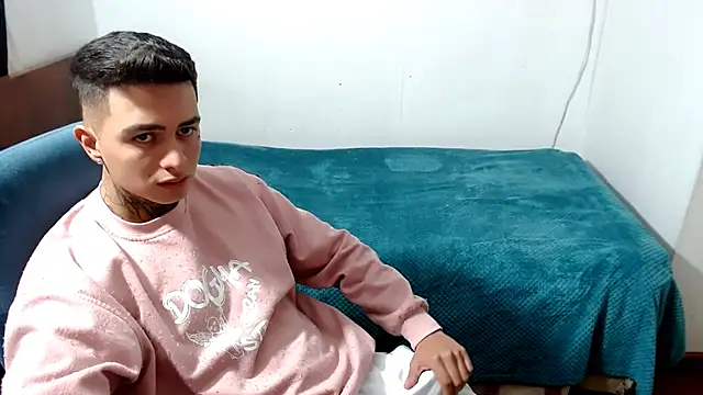 Snapshot of santii_ss chatting on September 27, 2025, 8:47 pm santii ss online show from September 27, 2025, 8:47 pm