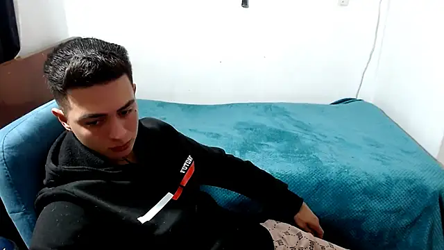 Snapshot of santii_ss chatting on October 2, 2025, 1:34 am santii ss online show from October 2, 2025, 1:34 am