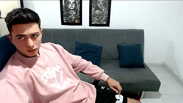 Snapshot of santii_ss chatting on November 5, 2025, 2:11 am santii ss online show from November 5, 2025, 2:11 am