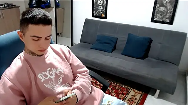 Snapshot of santii_ss chatting on November 18, 2025, 12:49 am santii ss online show from November 18, 2025, 12:49 am