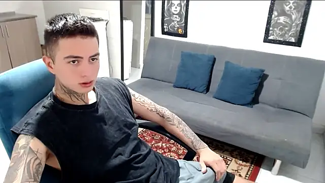 Snapshot of santii_ss chatting on November 19, 2025, 11:38 pm santii ss online show from November 19, 2025, 11:38 pm