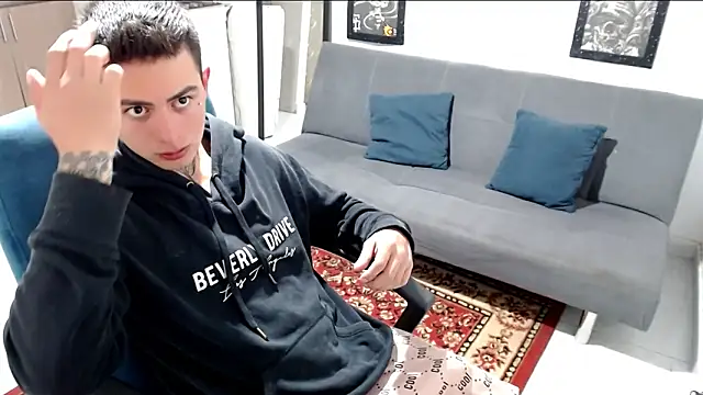 Snapshot of santii_ss chatting on November 23, 2025, 2:22 am santii ss online show from November 23, 2025, 2:22 am