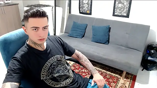 Snapshot of santii_ss chatting on November 30, 2025, 2:15 am santii ss online show from November 30, 2025, 2:15 am