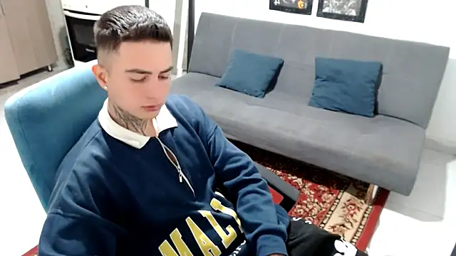 Snapshot of santii_ss chatting on December 15, 2025, 3:11 am santii ss online show from December 15, 2025, 3:11 am