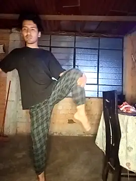 LecheDeSoya666 online show from November 9, 2025, 5:39 am