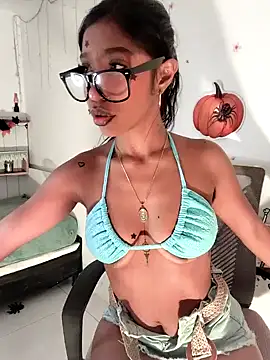 LeilaEbony online show from October 13, 2025, 3:01 pm
