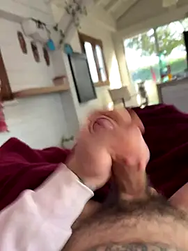 Snapshot of veriteeee_ chatting on October 28, 2025, 1:14 pm veriteeee  online show from October 28, 2025, 1:14 pm