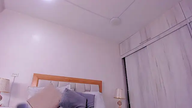 megan rous  online show from October 19, 2025, 3:18 am