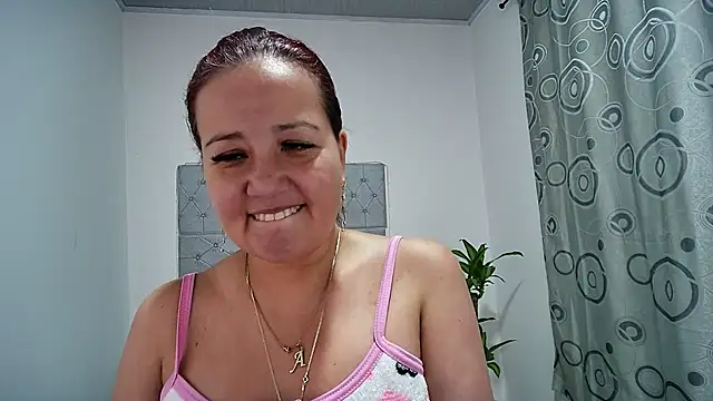 Snapshot of Gabrielajewel_ chatting on September 14, 2025, 1:32 pm Gabrielajewel online show from September 14, 2025, 1:32 pm