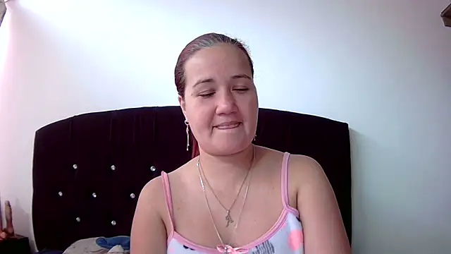 Snapshot of Gabrielajewel_ chatting on November 10, 2025, 2:49 pm Gabrielajewel online show from November 10, 2025, 2:49 pm