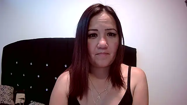 Snapshot of Gabrielajewel_ chatting on November 23, 2025, 11:43 am Gabrielajewel online show from November 23, 2025, 11:43 am