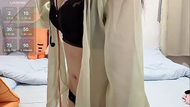 Snapshot of Yingbao-Baby chatting on November 19, 2025, 1:00 pm Yingbao-Baby online show from November 19, 2025, 1:00 pm