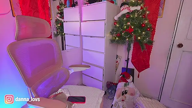 Snapshot of Dannaa_Lovs chatting on November 29, 2025, 6:11 pm Dannaa Lovs online show from November 29, 2025, 6:11 pm