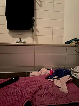 SweetTeenGirl online show from October 31, 2025, 9:16 pm