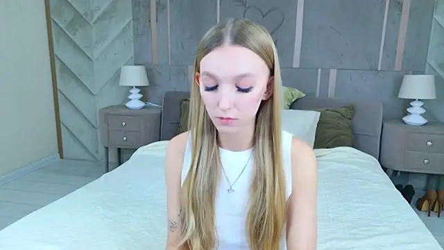 Snapshot of KellyBradford chatting on September 9, 2025, 5:29 am KellyBradford online show from September 9, 2025, 5:29 am