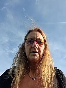 Snapshot of HotWifeLyn68 chatting on November 5, 2025, 12:05 pm HotWifeLyn68 online show from November 5, 2025, 12:05 pm