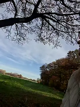 Snapshot of HotWifeLyn68 chatting on November 6, 2025, 11:44 am HotWifeLyn68 online show from November 6, 2025, 11:44 am