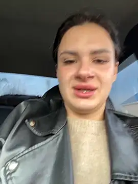 Snapshot of MiraReach chatting on September 18, 2025, 1:40 am MiraReach online show from September 18, 2025, 1:40 am