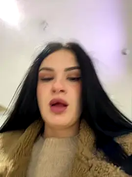 Snapshot of MiraReach chatting on October 4, 2025, 3:26 am MiraReach online show from October 4, 2025, 3:26 am