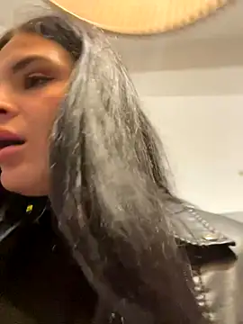 Snapshot of MiraReach chatting on October 5, 2025, 3:38 am MiraReach online show from October 5, 2025, 3:38 am