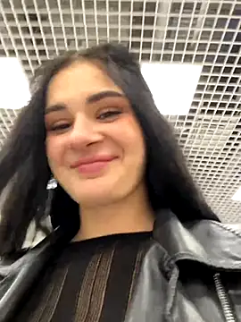 Snapshot of MiraReach chatting on October 8, 2025, 3:26 am MiraReach online show from October 8, 2025, 3:26 am