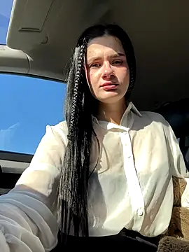 Snapshot of MiraReach chatting on October 17, 2025, 5:10 am MiraReach online show from October 17, 2025, 5:10 am