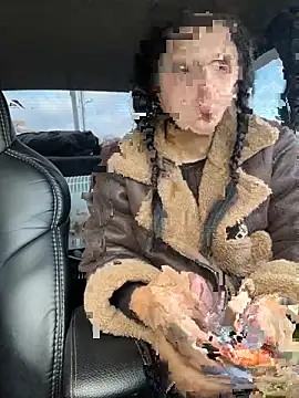 Snapshot of MiraReach chatting on October 22, 2025, 4:02 am MiraReach online show from October 22, 2025, 4:02 am