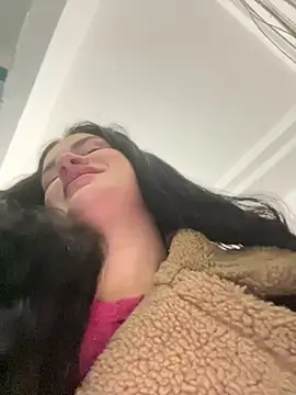 Snapshot of MiraReach chatting on October 23, 2025, 2:33 am MiraReach online show from October 23, 2025, 2:33 am