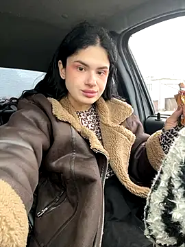 Snapshot of MiraReach chatting on November 3, 2025, 2:57 am MiraReach online show from November 3, 2025, 2:57 am