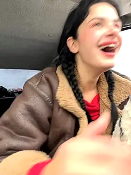 Snapshot of MiraReach chatting on November 5, 2025, 3:06 am MiraReach online show from November 5, 2025, 3:06 am