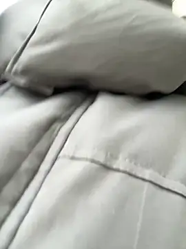 Snapshot of MiraReach chatting on November 19, 2025, 4:34 am MiraReach online show from November 19, 2025, 4:34 am