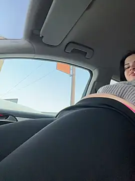 Snapshot of MiraReach chatting on November 30, 2025, 2:26 am MiraReach online show from November 30, 2025, 2:26 am