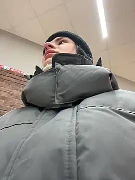 Snapshot of MiraReach chatting on December 1, 2025, 2:16 am MiraReach online show from December 1, 2025, 2:16 am