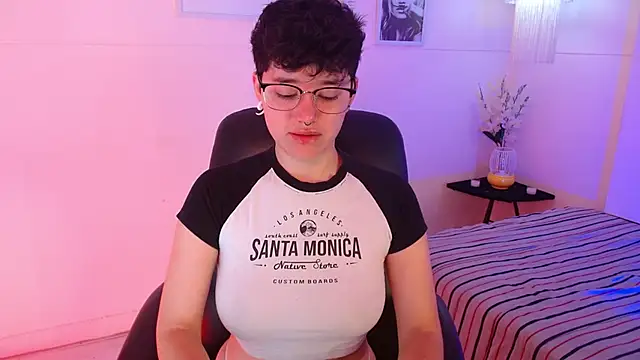 jeroharper online show from September 21, 2025, 11:12 am