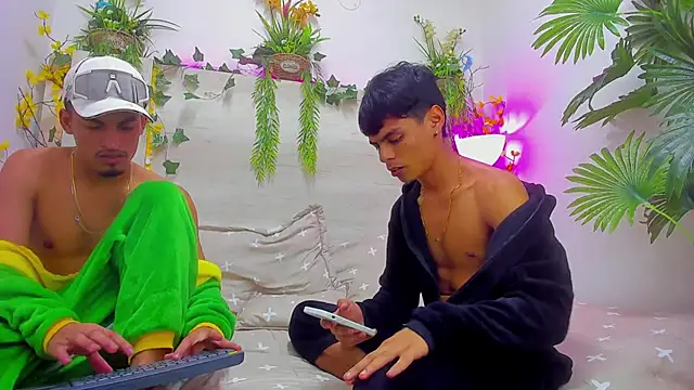 Brownie Lovers online show from November 3, 2025, 8:32 pm