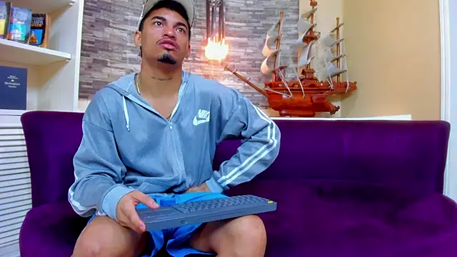 Brownie Lovers online show from November 4, 2025, 11:09 am