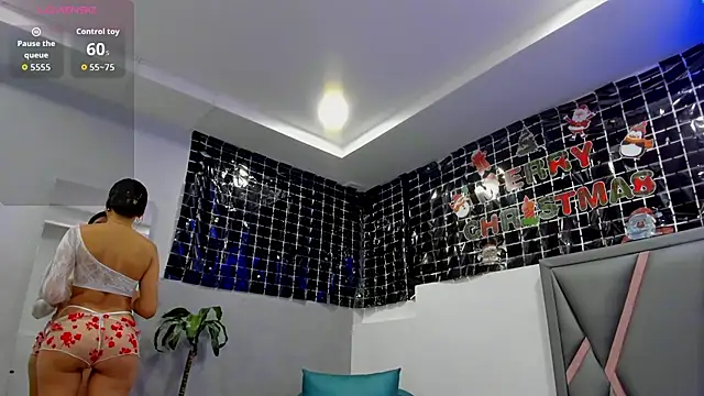 klariz09 online show from December 4, 2025, 8:39 pm