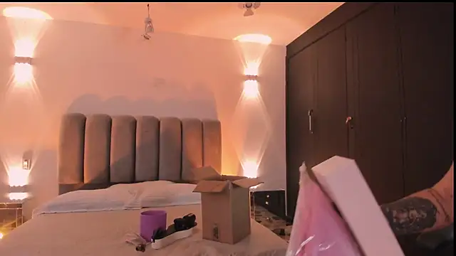 Snapshot of AlliceLover chatting on September 13, 2025, 12:05 pm AlliceLover online show from September 13, 2025, 12:05 pm