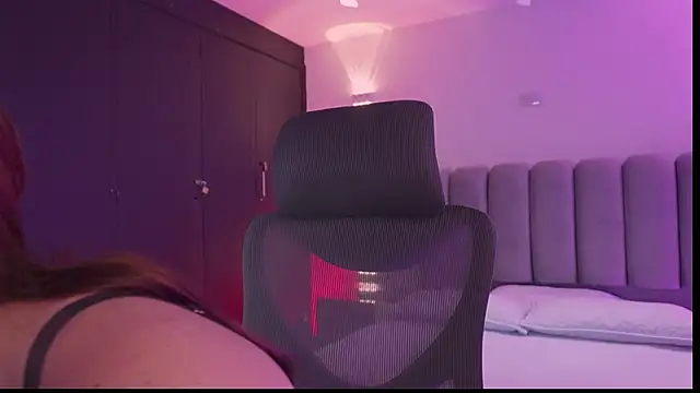 Snapshot of AlliceLover chatting on November 26, 2025, 12:17 pm AlliceLover online show from November 26, 2025, 12:17 pm